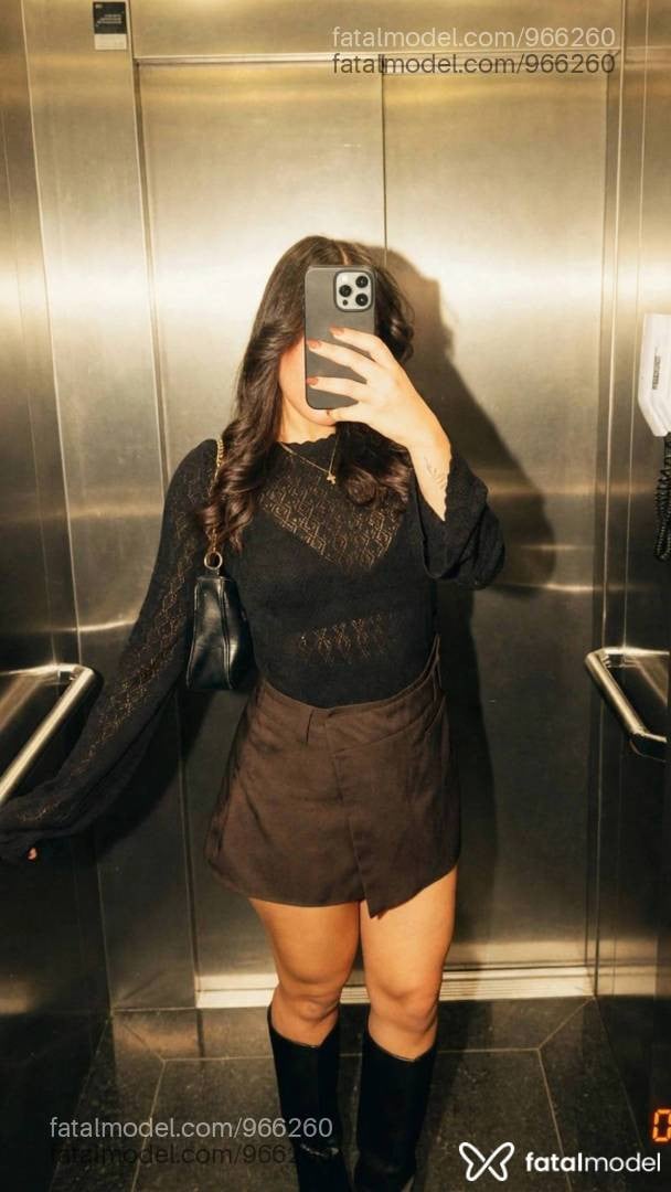 Acompanhante mulher com cabelo castanho de olhos castanhos - Alana Sophie