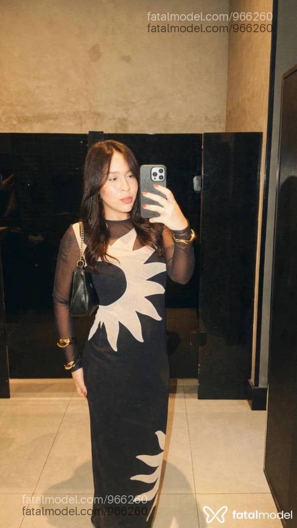 Acompanhante mulher com cabelo castanho de olhos castanhos - Alana Sophie