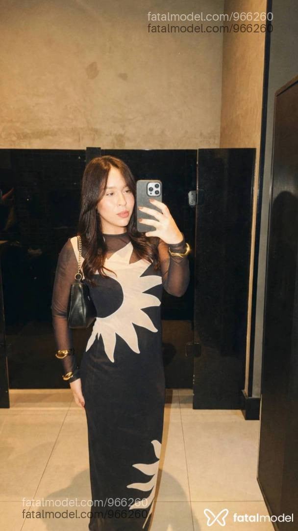Acompanhante mulher com cabelo castanho de olhos castanhos - Alana Sophie