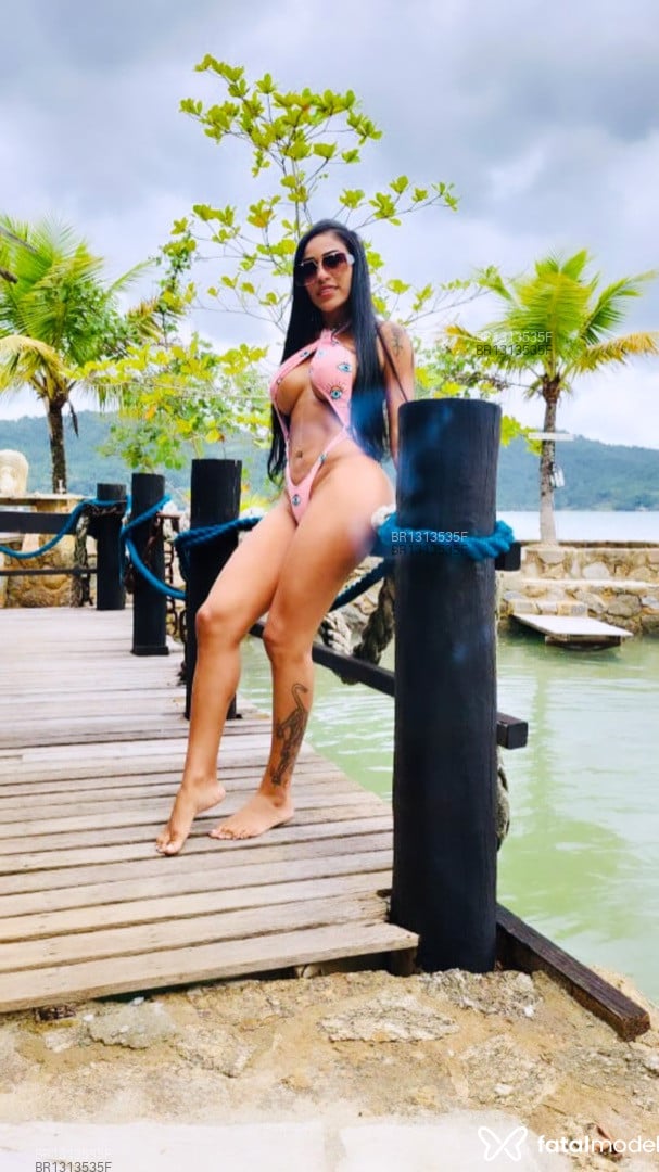 Acompanhante mulher morena (o) de olhos castanhos em Cabo Frio Acompanhante mulher morena (o) de olhos castanhos em Cabo Frio - Evelyn