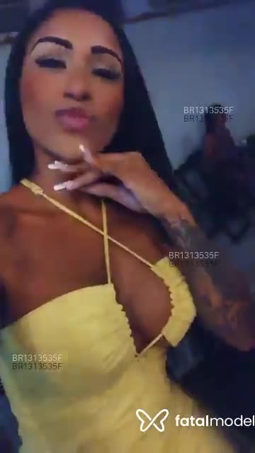 Acompanhante mulher morena (o) de olhos castanhos em Cabo Frio Acompanhante mulher morena (o) de olhos castanhos em Cabo Frio - Evelyn