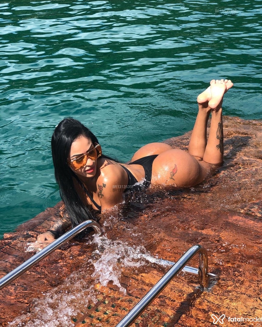 Acompanhante mulher morena (o) de olhos castanhos em Cabo Frio Acompanhante mulher morena (o) de olhos castanhos em Cabo Frio - Evelyn