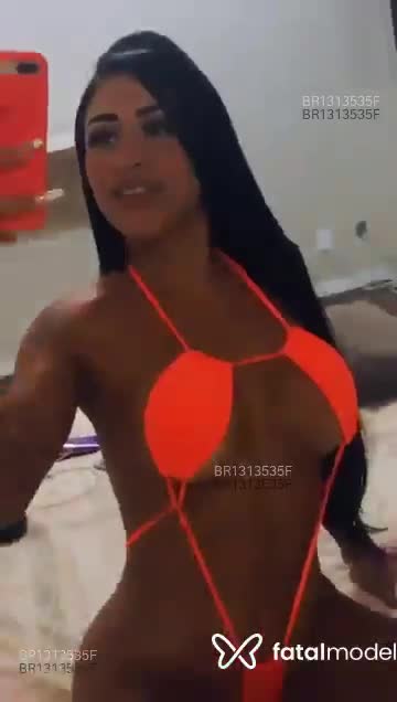 Acompanhante mulher morena (o) de olhos castanhos em Cabo Frio Acompanhante mulher morena (o) de olhos castanhos em Cabo Frio - Evelyn