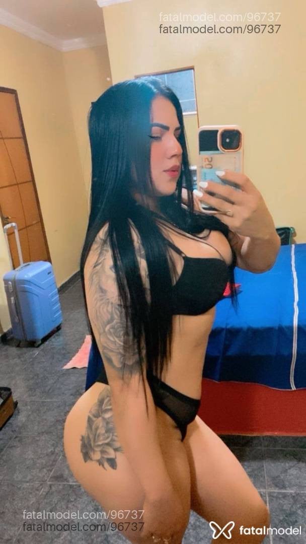 Acompanhante mulher morena (o) de olhos pretos - Carol maia
