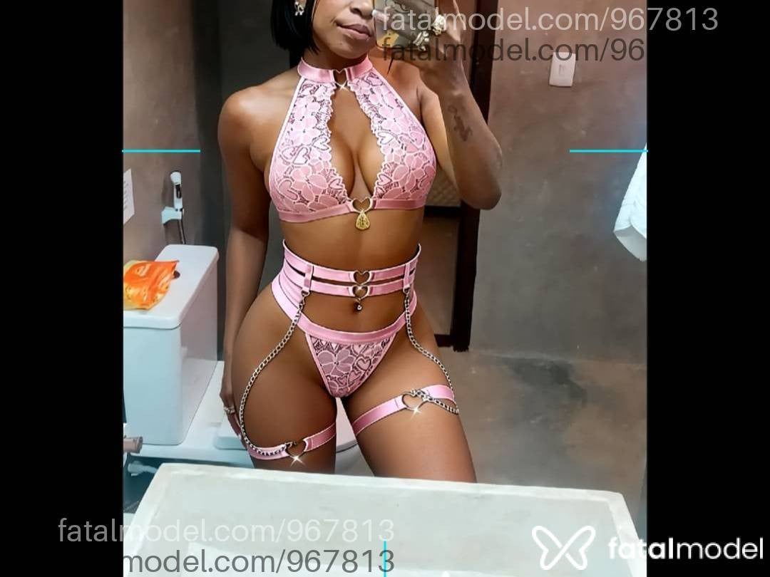 Acompanhante mulher com cabelo castanho de olhos mel - Camila pitanga
