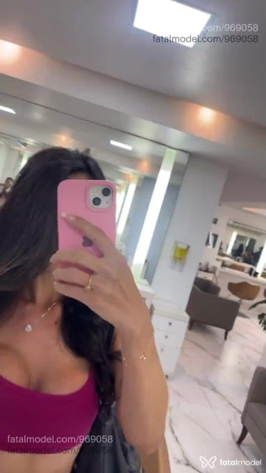 Acompanhante mulher trans com cabelo castanho de olhos pretos em João Pessoa - Mariana Dias
