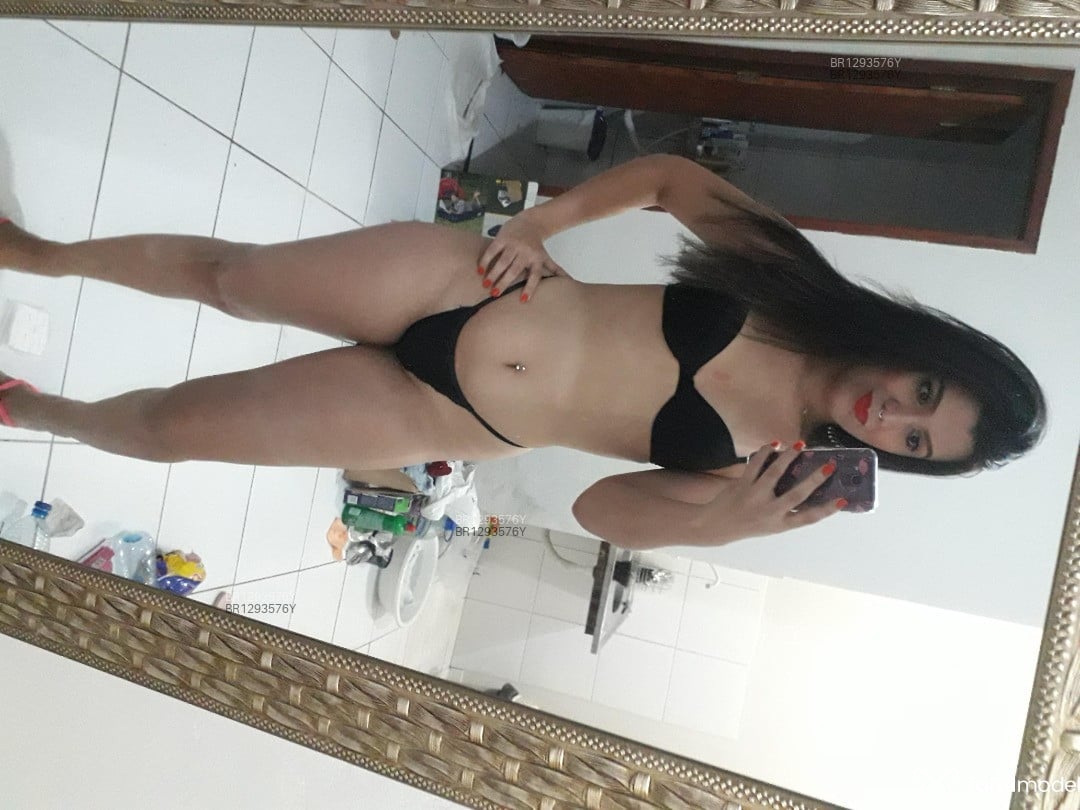 Acompanhante mulher com cabelo castanho de olhos castanhos em Fortaleza - Débora
