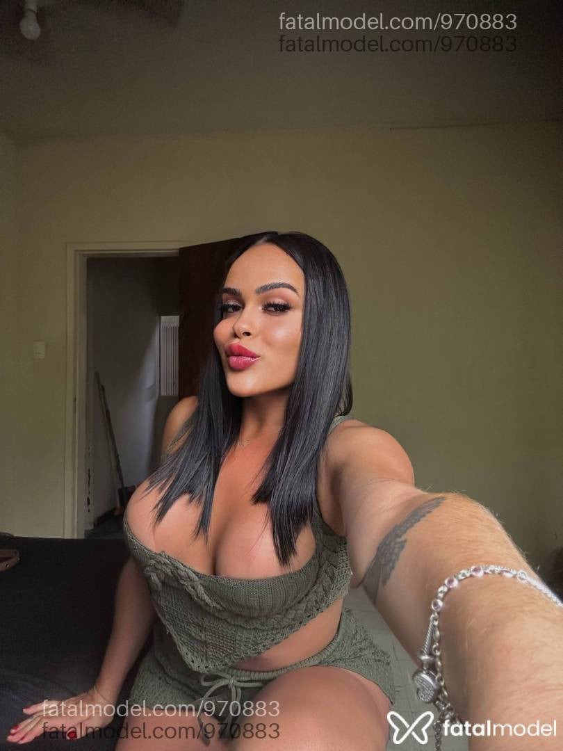 Acompanhante homem trans morena (o) de olhos castanhos - Pietra Antonella