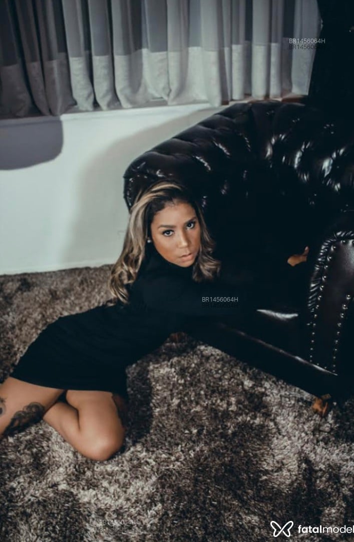 Acompanhante mulher com cabelo castanho de olhos castanhos em Gravataí - Bruna