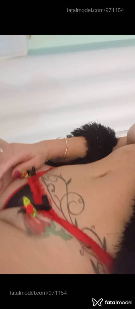Acompanhante mulher morena (o) de olhos castanhos - Julia