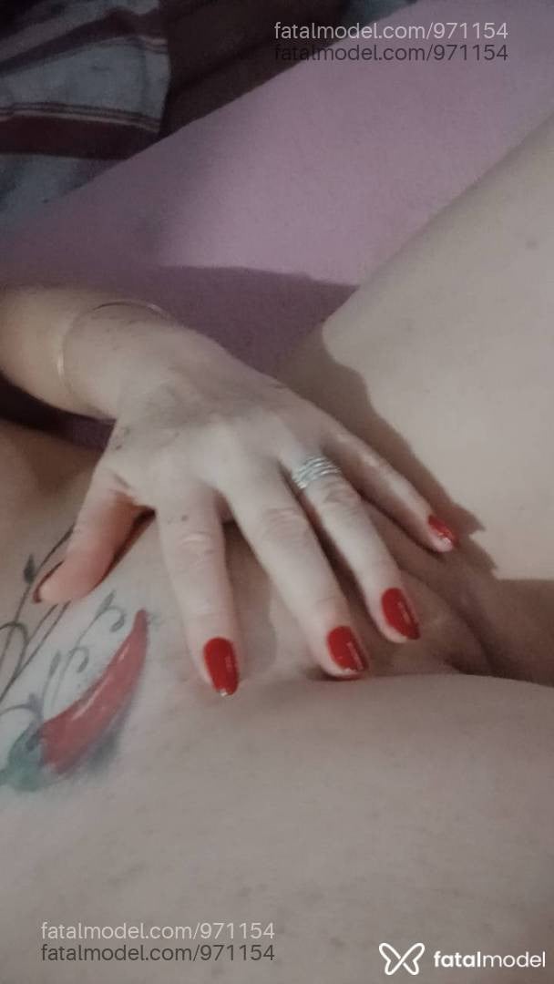 Acompanhante mulher morena (o) de olhos castanhos - Julia
