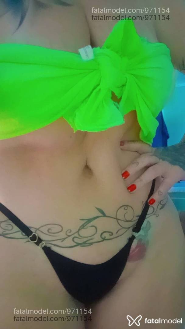 Acompanhante mulher morena (o) de olhos castanhos - Julia