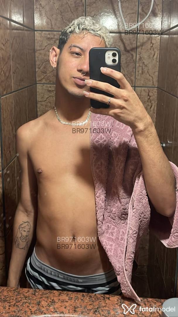 Acompanhante homem morena (o) de olhos castanhos em Uberlândia - Gustavo