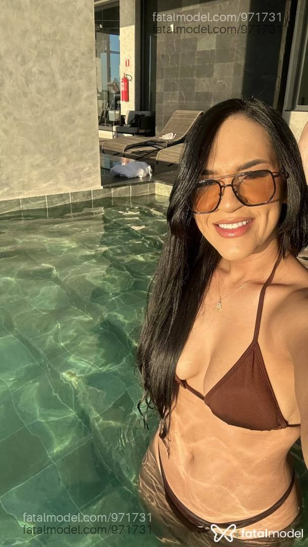 Acompanhante mulher morena (o) de olhos castanhos - Karool