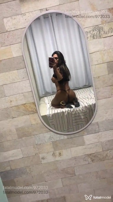 Acompanhante travesti com cabelo castanho de olhos castanhos em Caruaru Acompanhante travesti com cabelo castanho de olhos castanhos em Caruaru - Vick Duarte