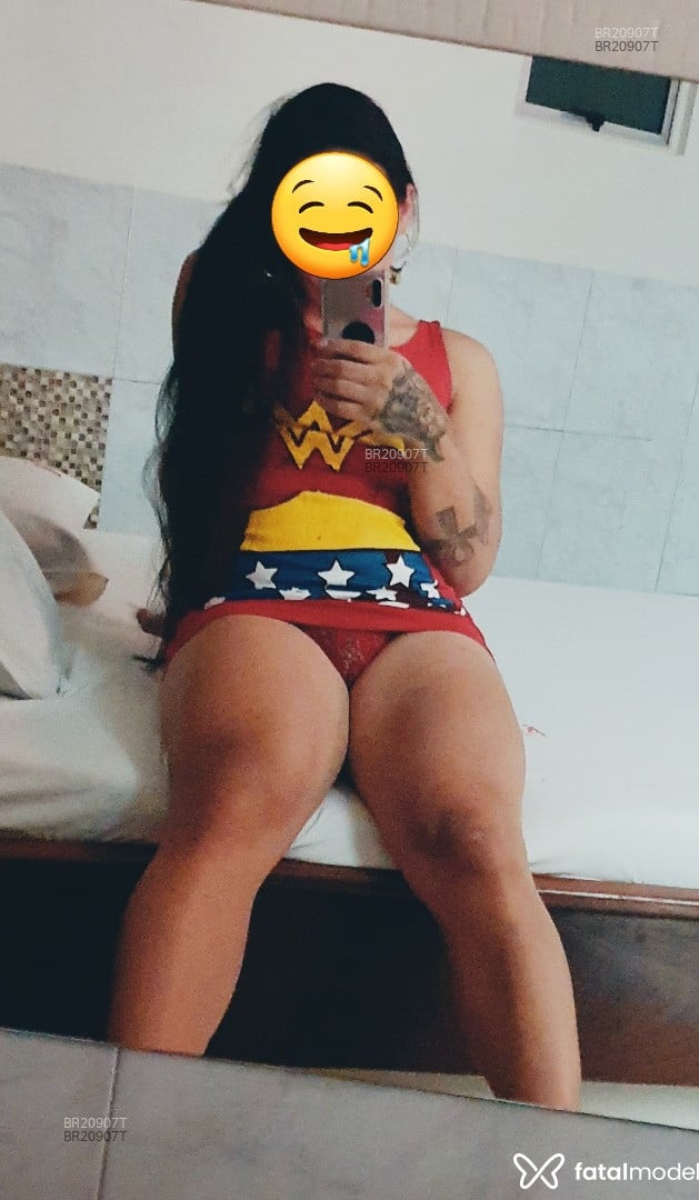 Acompanhante travesti morena (o) de olhos castanhos em Goiânia - MorenaGynn