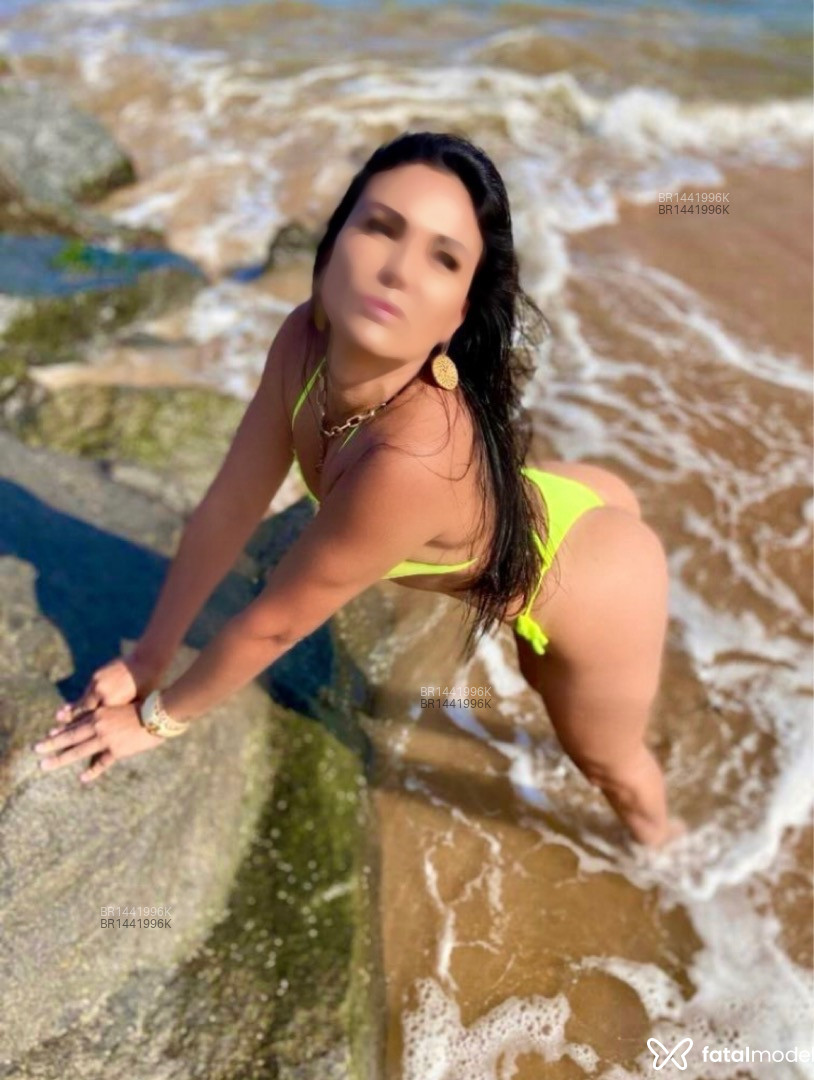 Acompanhante mulher morena (o) de olhos castanhos em Rio de Janeiro Acompanhante mulher morena (o) de olhos castanhos em Rio de Janeiro - Biaa Falconi