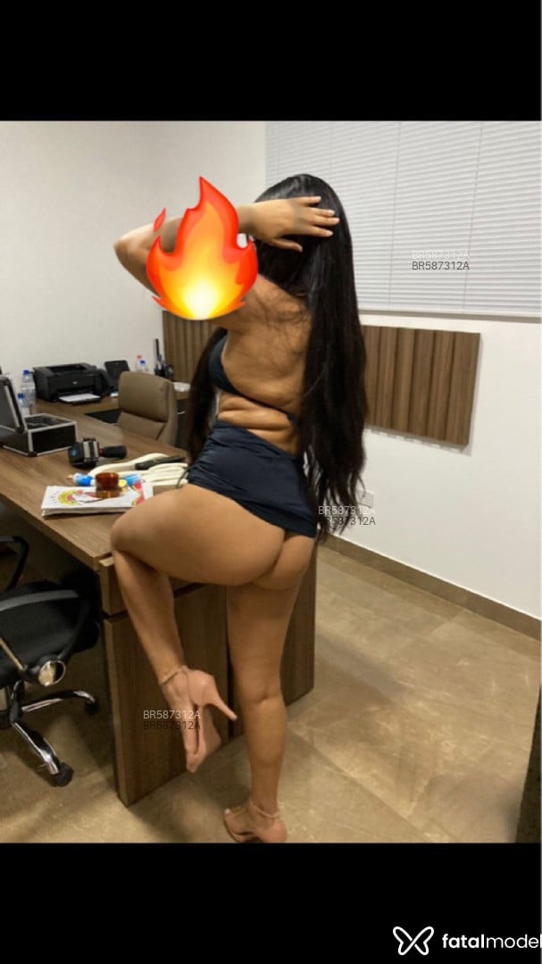 Acompanhante mulher morena (o) de olhos castanhos em São Paulo Acompanhante mulher morena (o) de olhos castanhos em São Paulo - Emily Ferraz