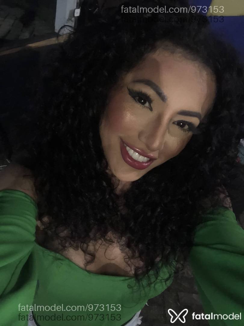 Acompanhante mulher trans morena (o) de olhos castanhos - Beatriz Cortez