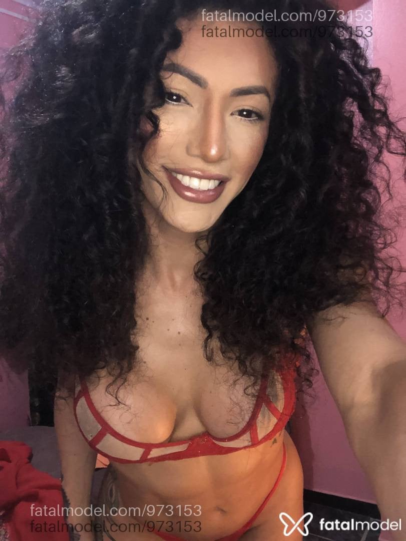 Acompanhante mulher trans morena (o) de olhos castanhos - Beatriz Cortez