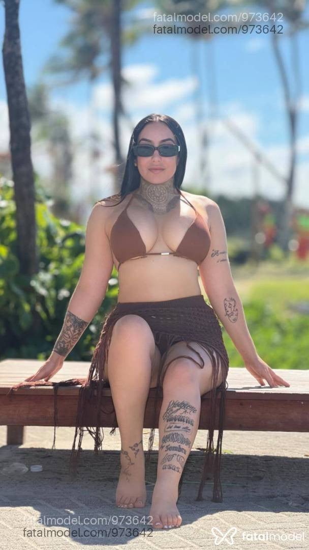 Acompanhante mulher com cabelo castanho de olhos mel - Priscilla Fontini Acompanhante mulher com cabelo castanho de olhos mel - Priscilla Fontini
