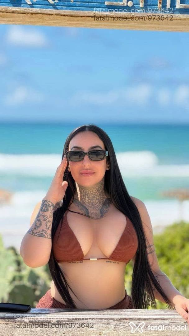 Acompanhante mulher com cabelo castanho de olhos mel em Rio Claro Acompanhante mulher com cabelo castanho de olhos mel em Rio Claro - Priscilla Fontini