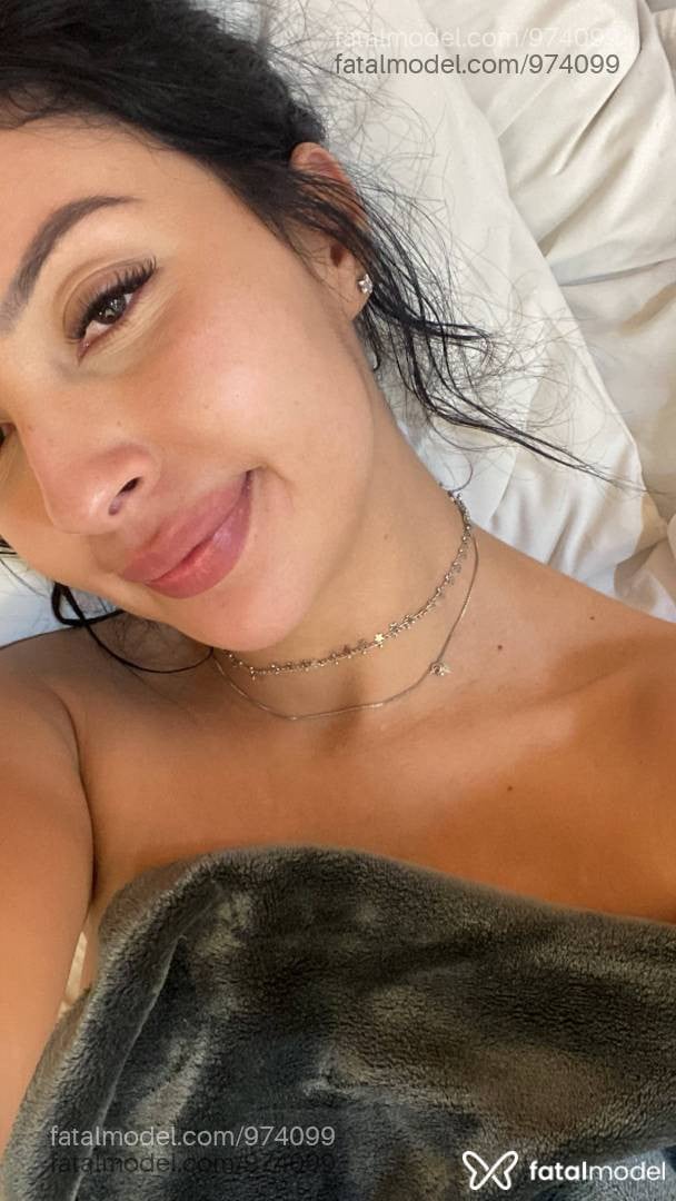 Acompanhante mulher morena (o) de olhos castanhos - Pamii