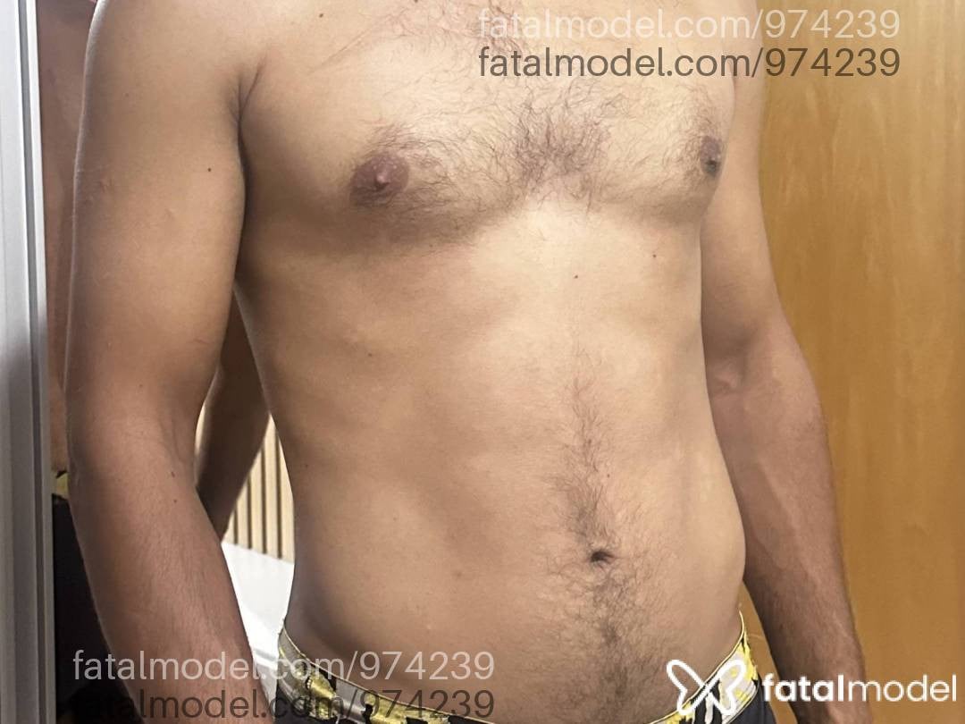 Acompanhante homem morena (o) de olhos castanhos em Balneário Camboriú Acompanhante homem morena (o) de olhos castanhos em Balneário Camboriú - Morenoalto
