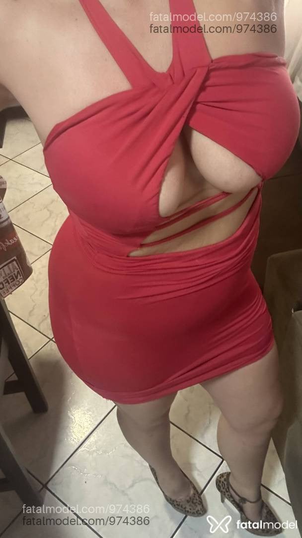 Acompanhante mulher com cabelo castanho de olhos castanhos - Bruna Reis