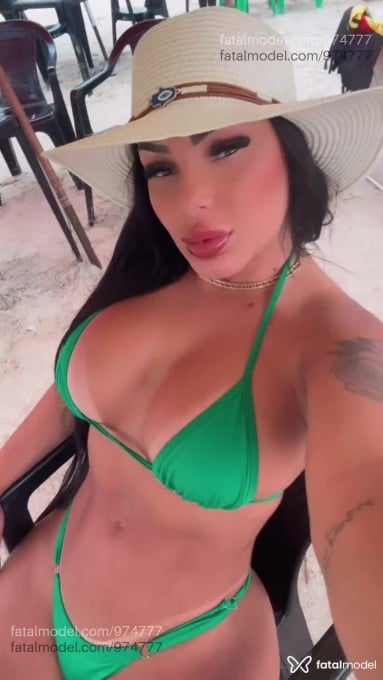 Acompanhante mulher morena (o) de olhos castanhos em Capão da Canoa - JÚLIA