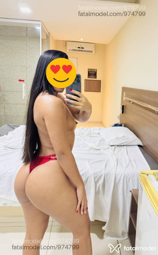 Acompanhante mulher com cabelo castanho de olhos castanhos - Carol Oliveira
