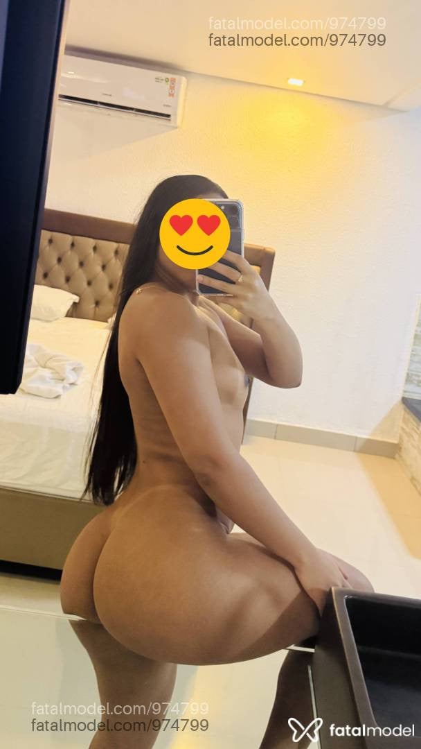 Acompanhante mulher com cabelo castanho de olhos castanhos - Carol Oliveira