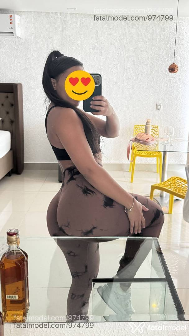 Acompanhante mulher com cabelo castanho de olhos castanhos - Carol Oliveira