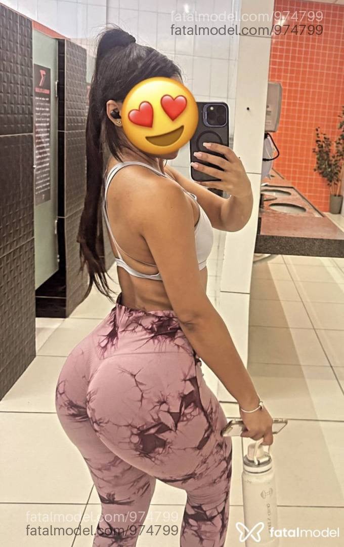 Acompanhante mulher com cabelo castanho de olhos castanhos - Carol Oliveira