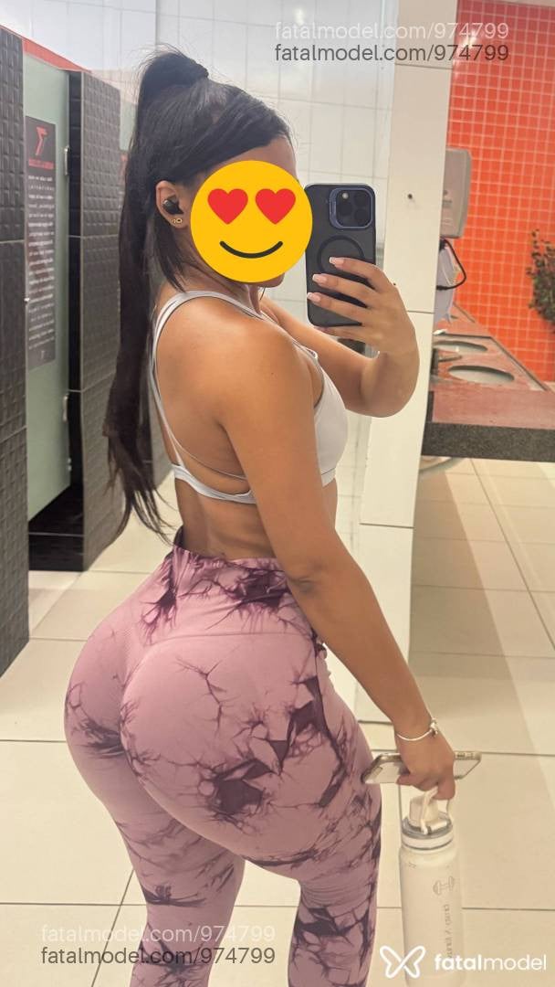 Acompanhante mulher com cabelo castanho de olhos castanhos - Carol Oliveira