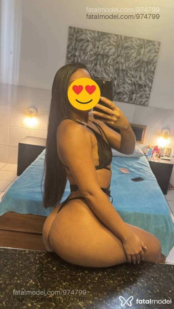 Acompanhante mulher com cabelo castanho de olhos castanhos - Carol Oliveira