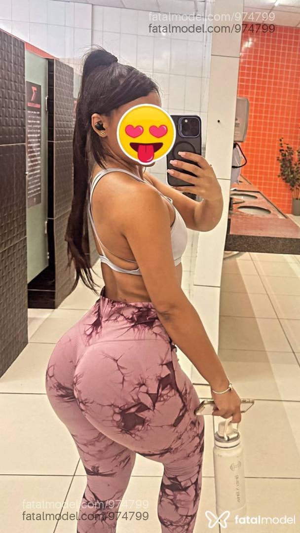 Acompanhante mulher com cabelo castanho de olhos castanhos - Carol Oliveira