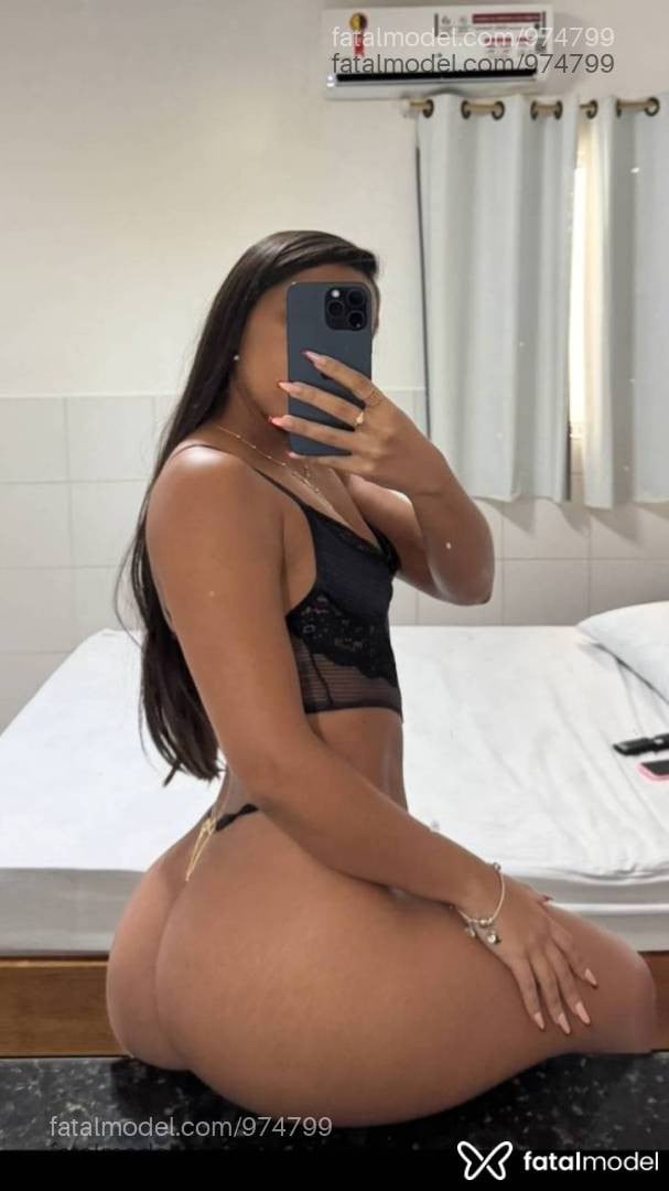 Acompanhante mulher com cabelo castanho de olhos castanhos - Carol Oliveira