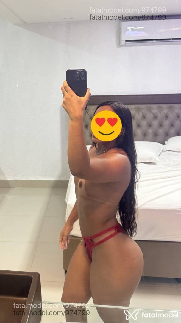 Acompanhante mulher com cabelo castanho de olhos castanhos - Carol Oliveira