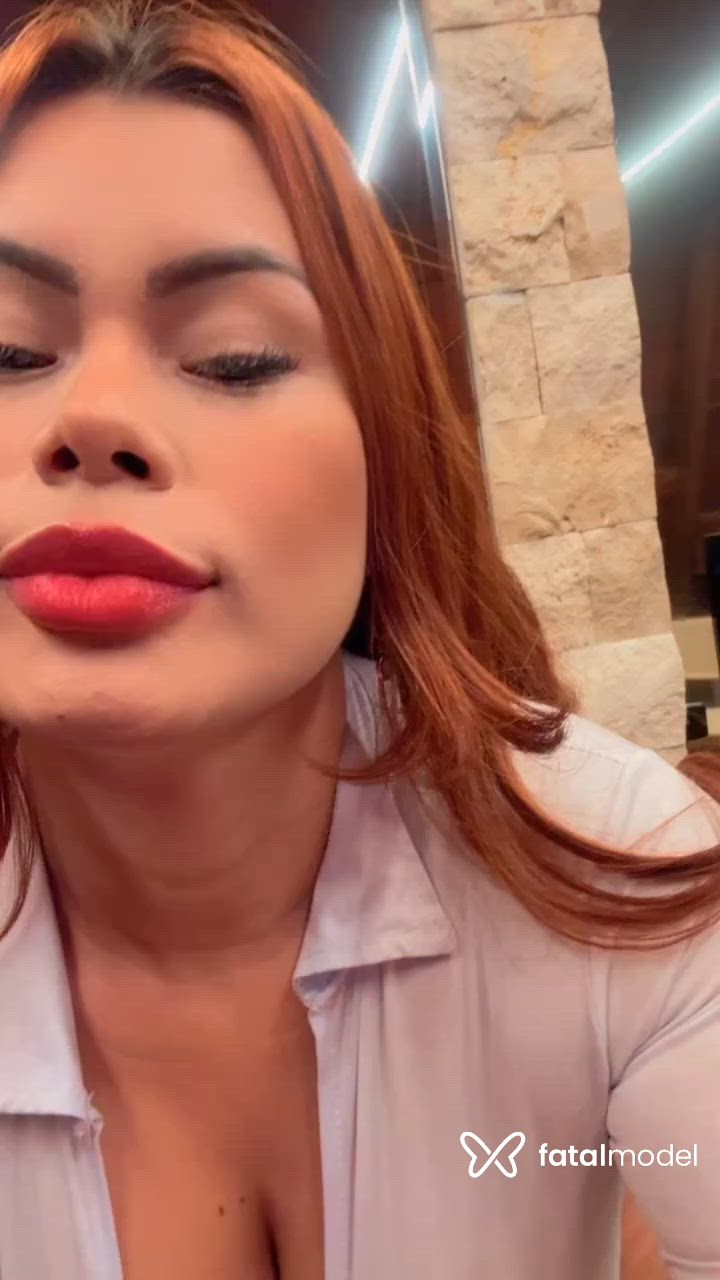 Acompanhante mulher ruiva (o) de olhos pretos - Nicole Ferraz