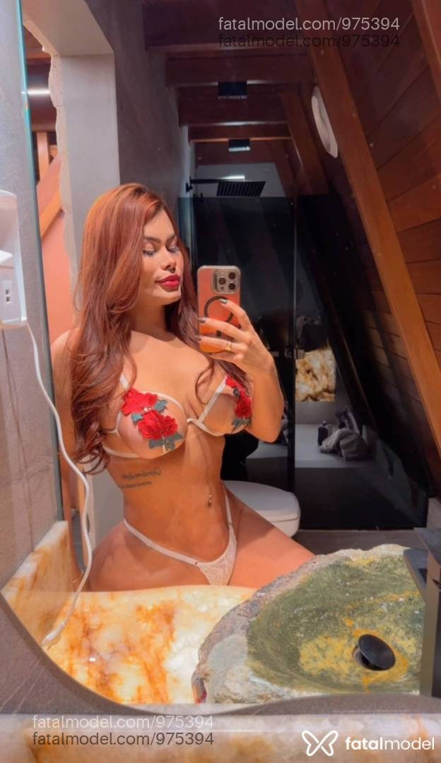 Acompanhante mulher ruiva (o) de olhos pretos - Nicole Ferraz