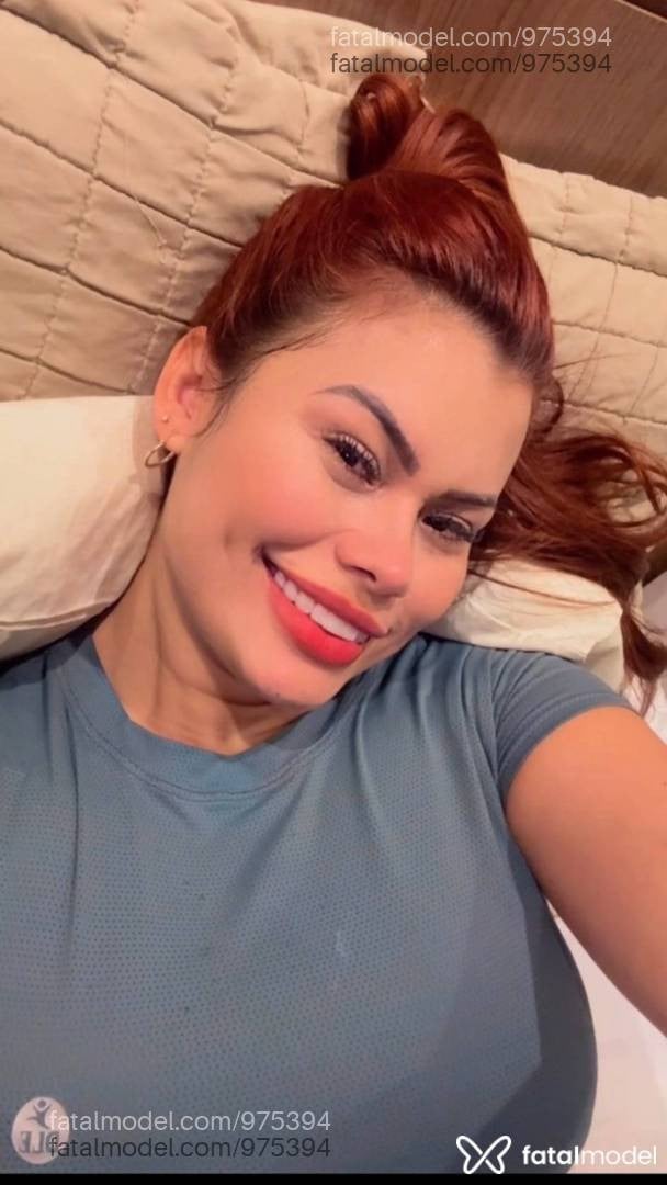 Acompanhante mulher ruiva (o) de olhos pretos - Nicole Ferraz