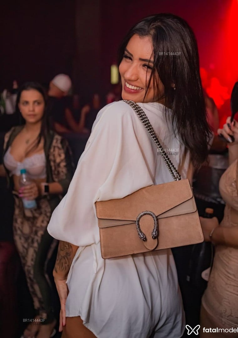 Acompanhante mulher morena (o) de olhos castanhos em Brasília Acompanhante mulher morena (o) de olhos castanhos em Brasília - Jade miller