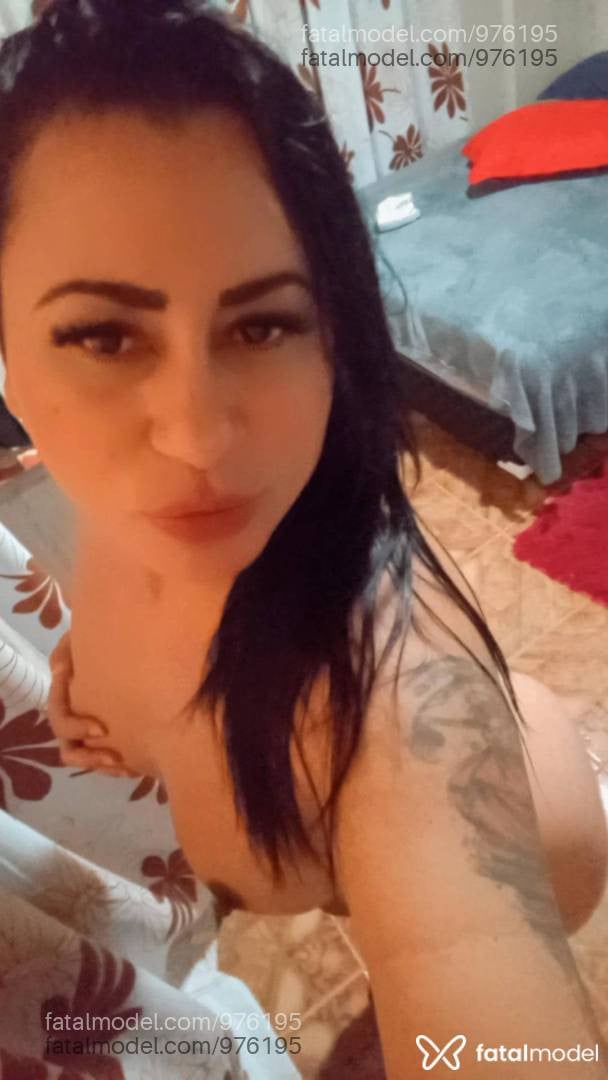 Acompanhante mulher com cabelo castanho de olhos castanhos - Suellen