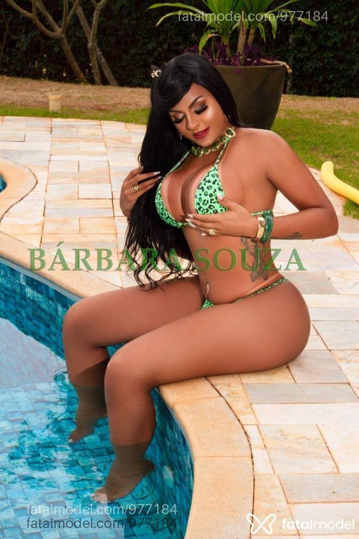 Acompanhante mulher trans morena (o) de olhos castanhos - Barbara