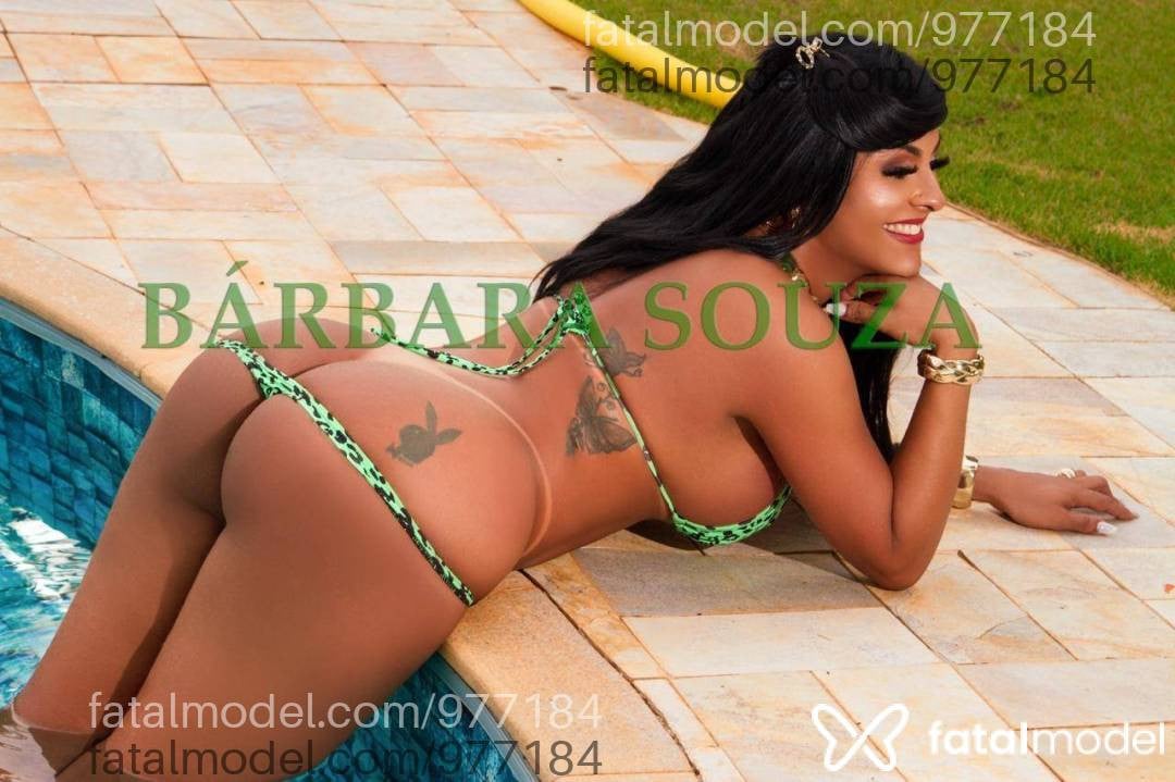Acompanhante mulher trans morena (o) de olhos castanhos - Barbara