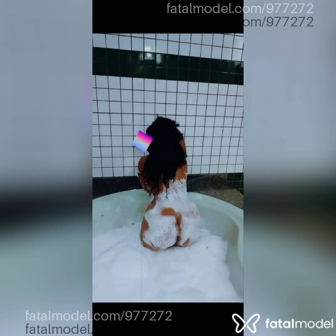 Acompanhante mulher morena (o) de olhos pretos - Nadia Canedo