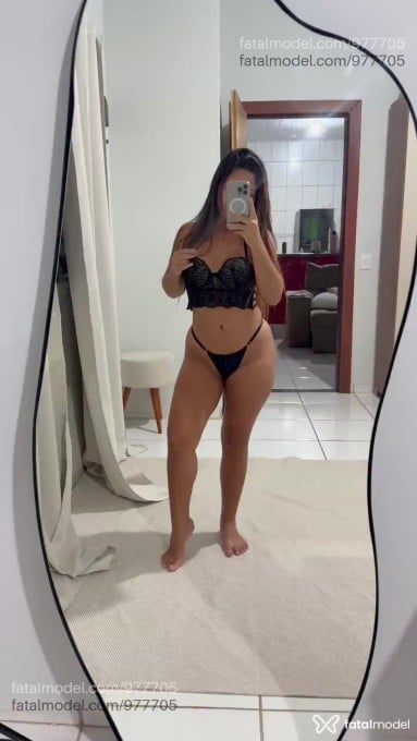 Acompanhante mulher com cabelo castanho de olhos pretos em Sinop - Geovana