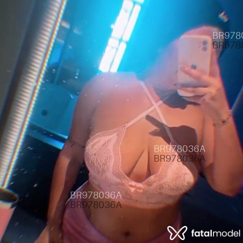 Acompanhante mulher morena (o) de olhos castanhos em Brasília - Ingrid