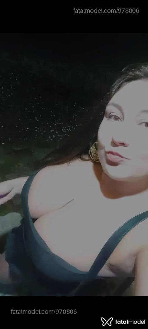 Acompanhante mulher com cabelo castanho de olhos mel - Giovanna Munhoz